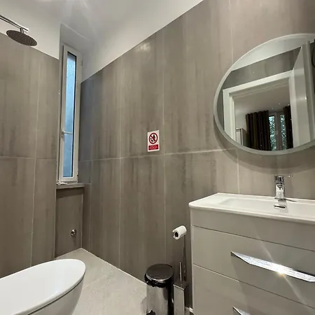 Guest house 21 At Blloku Area Tirana
