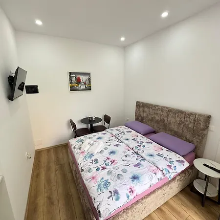 21 At Blloku Area Tirana