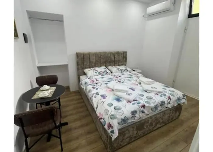 Pensionat 21 At Blloku Area Tirana