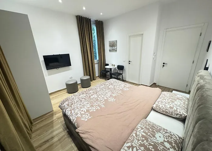 Gasthuis 21 At Blloku Area