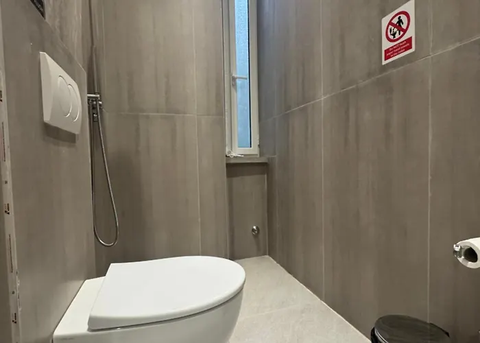 21 At Blloku Area Guest house Tirana