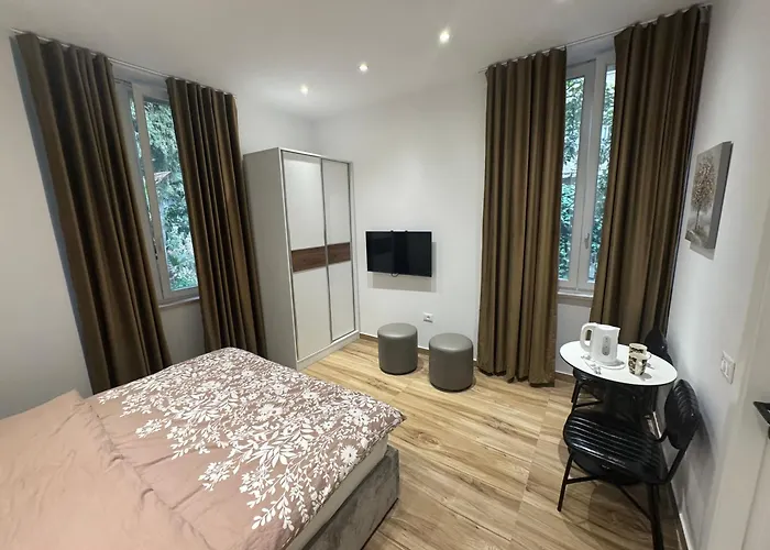 Gasthuis 21 At Blloku Area