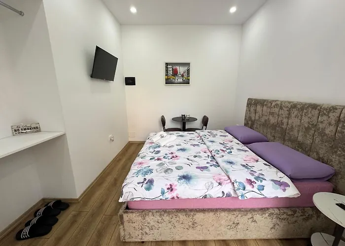 21 At Blloku Area Guest house